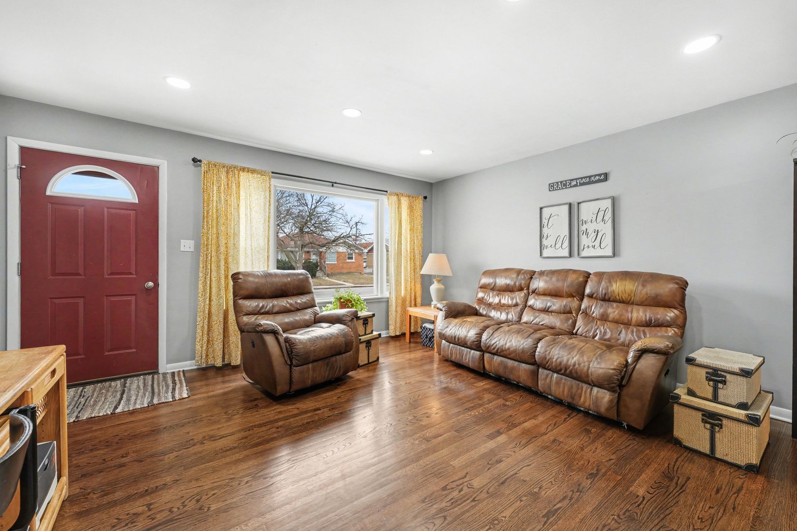 735 E 163rd Street, South Holland, IL 60473