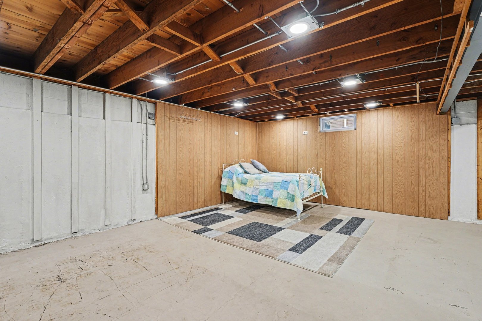 735 E 163rd Street, South Holland, IL 60473