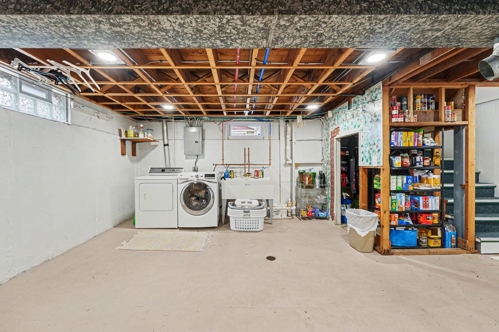 735 E 163rd Street, South Holland, IL 60473