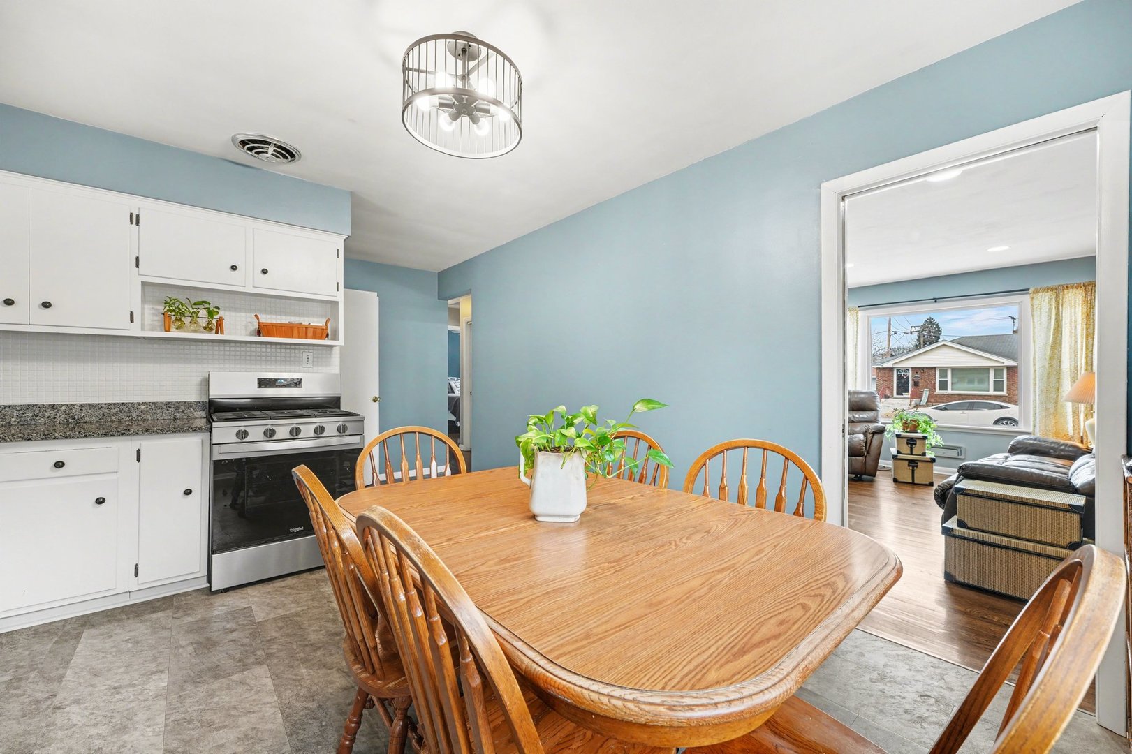 735 E 163rd Street, South Holland, IL 60473