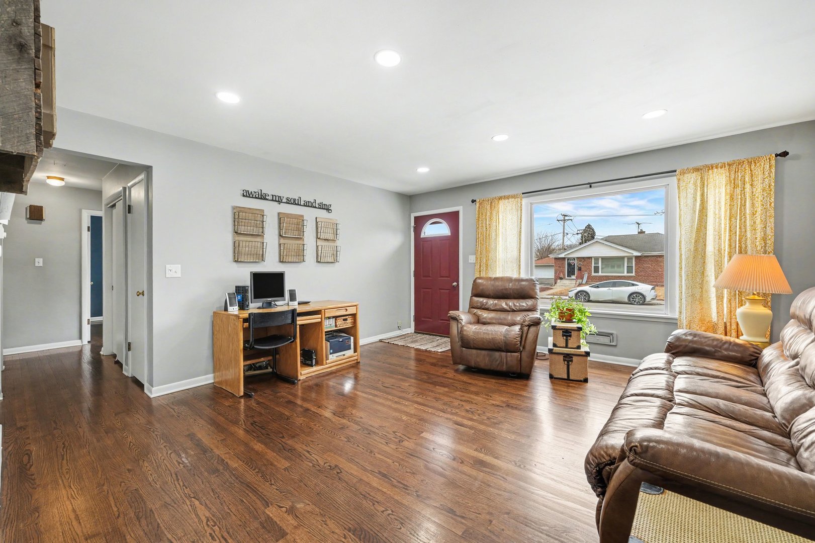 735 E 163rd Street, South Holland, IL 60473