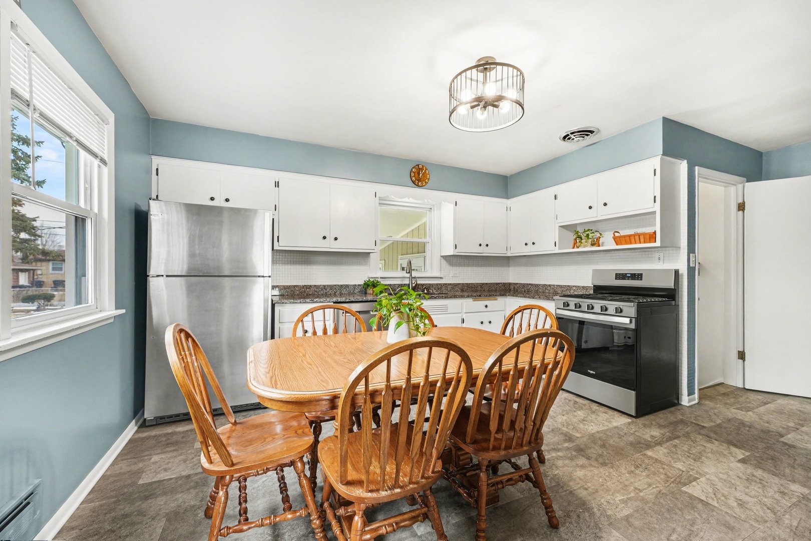 735 E 163rd Street, South Holland, IL 60473