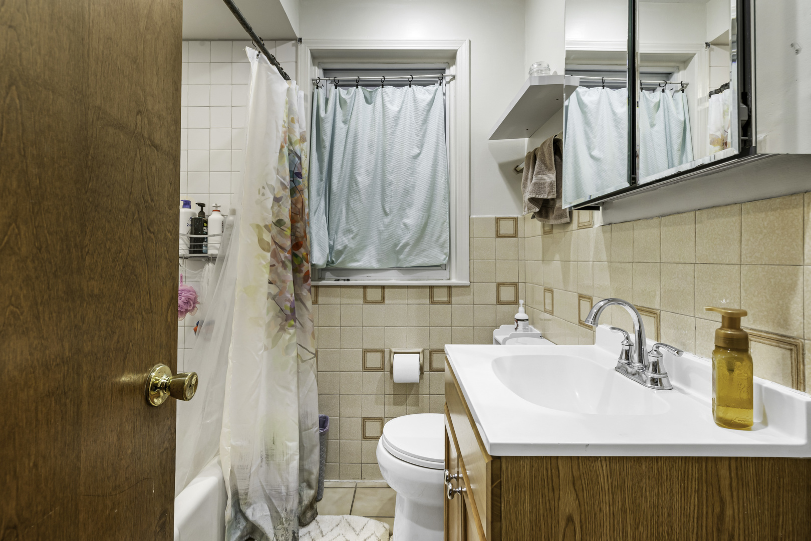 6656 N Oconto Avenue, Chicago, IL 60631