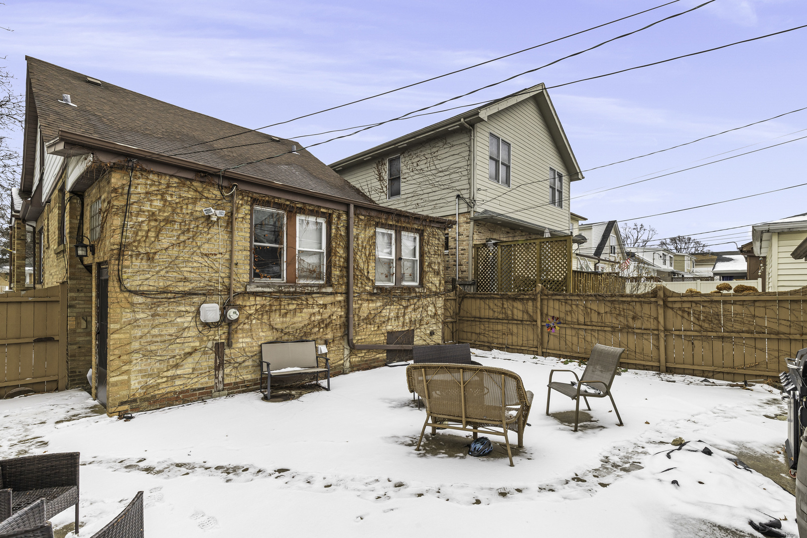 6656 N Oconto Avenue, Chicago, IL 60631