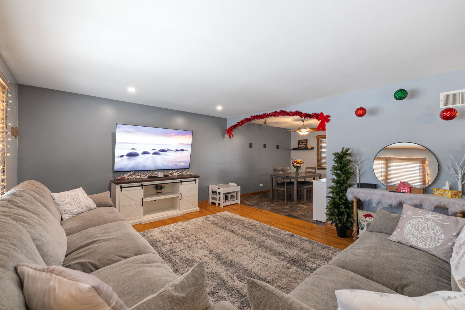 15309 Arroyo Drive, Oak Forest, IL 60452