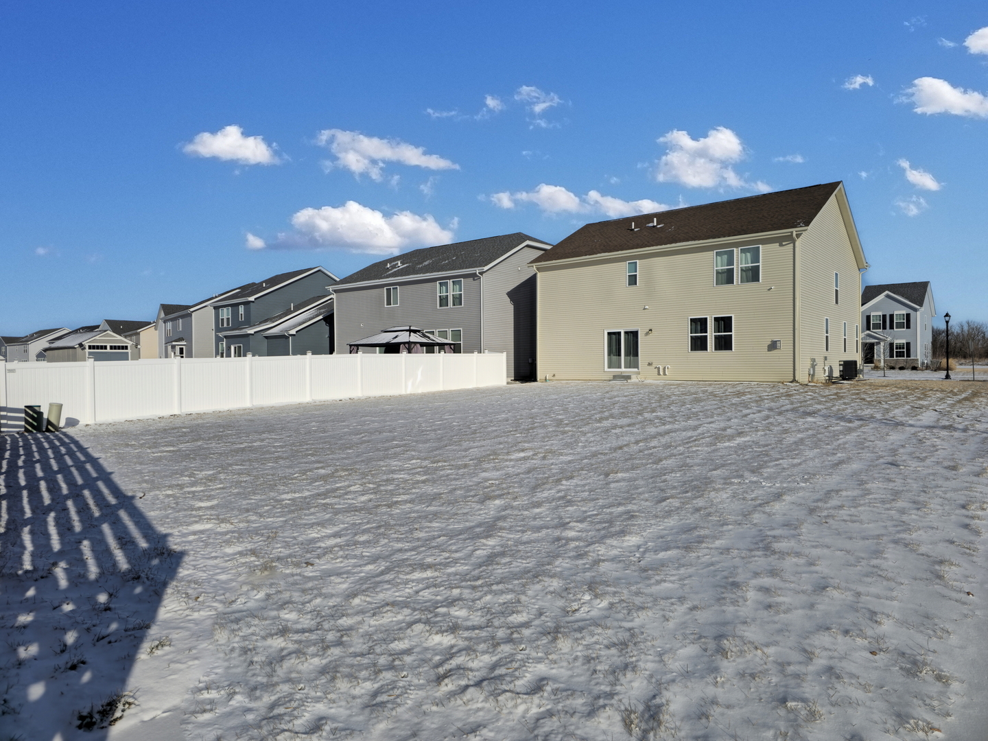 32075 Savannah Drive, Lakemoor, IL 60051