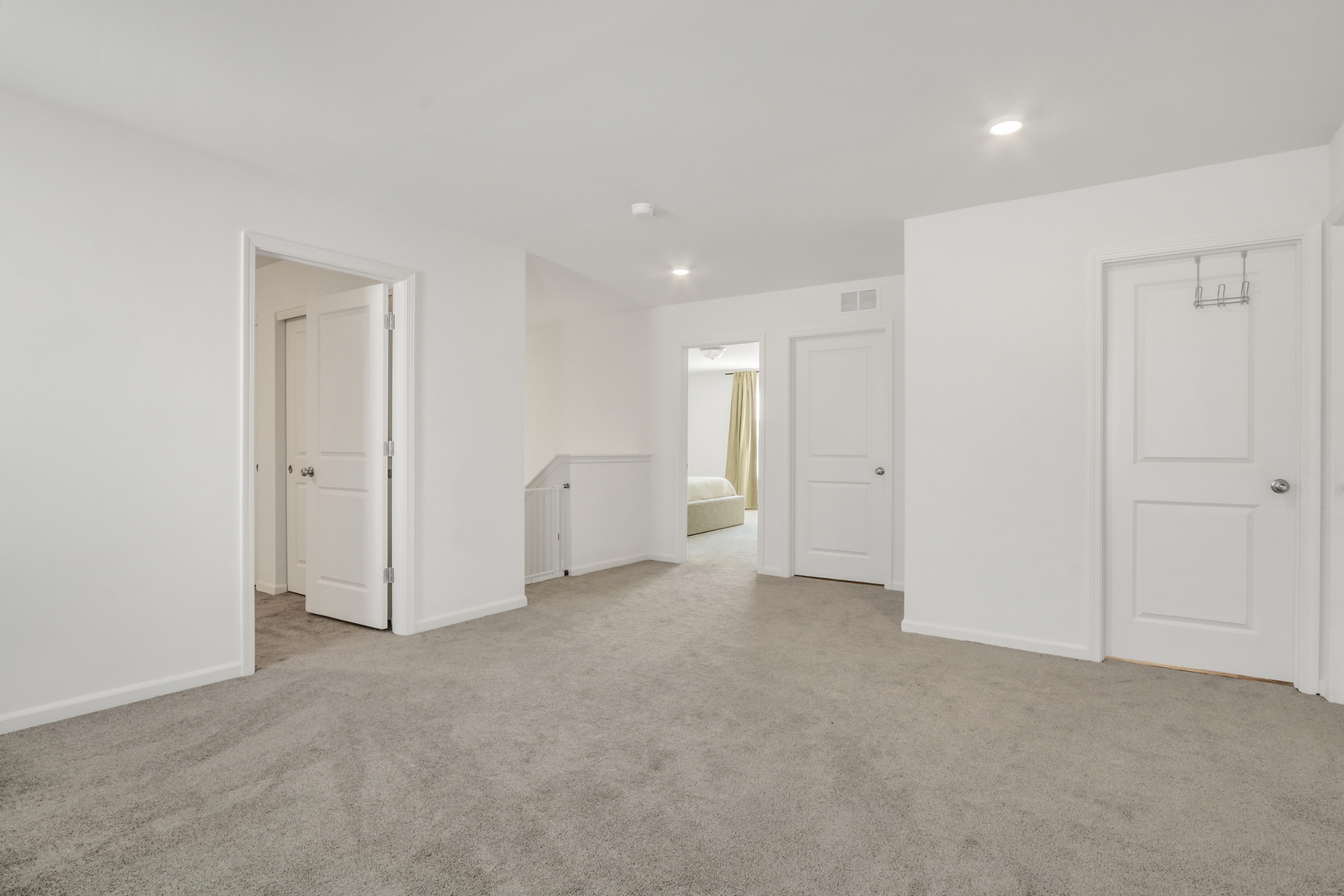 32075 Savannah Drive, Lakemoor, IL 60051