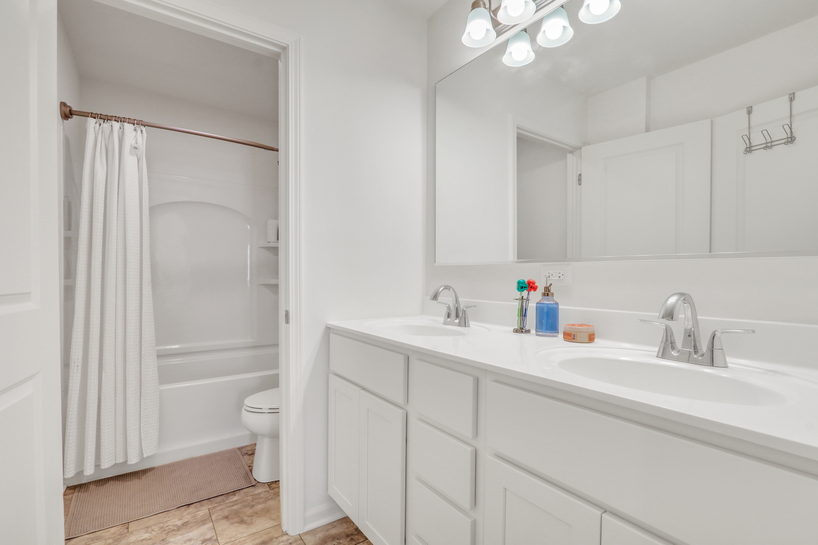 32075 Savannah Drive, Lakemoor, IL 60051