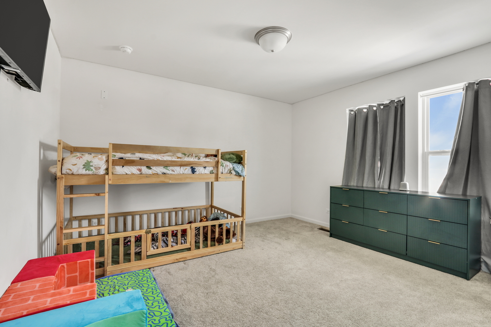 32075 Savannah Drive, Lakemoor, IL 60051