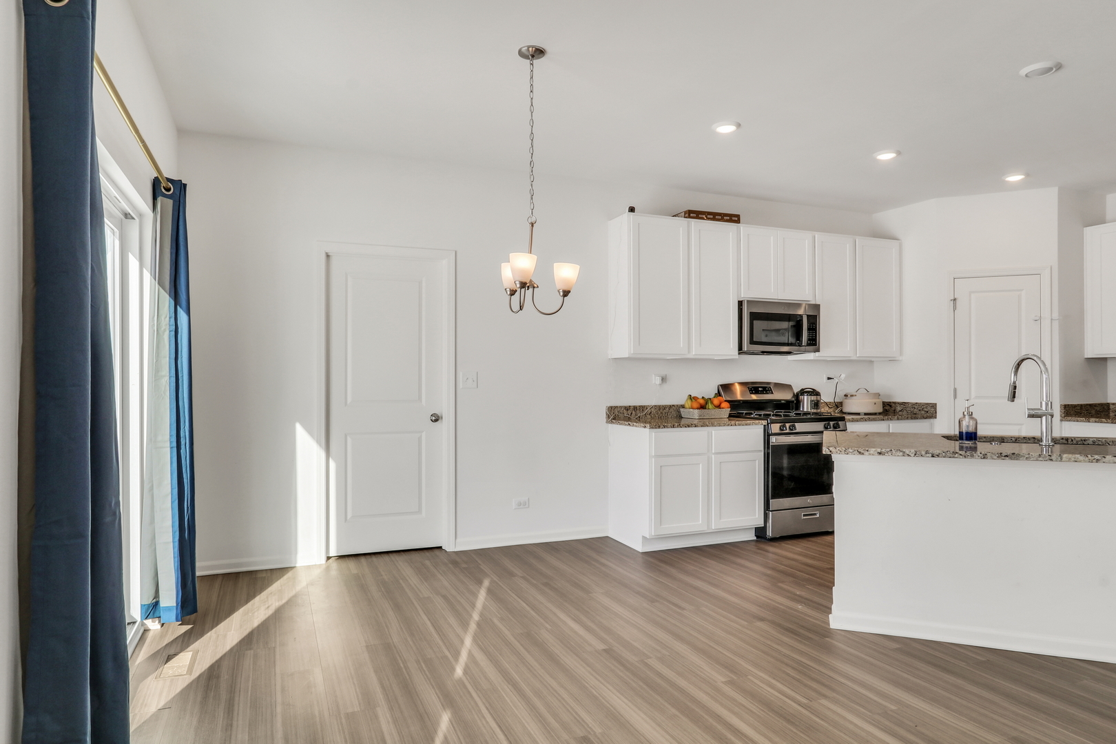 32075 Savannah Drive, Lakemoor, IL 60051