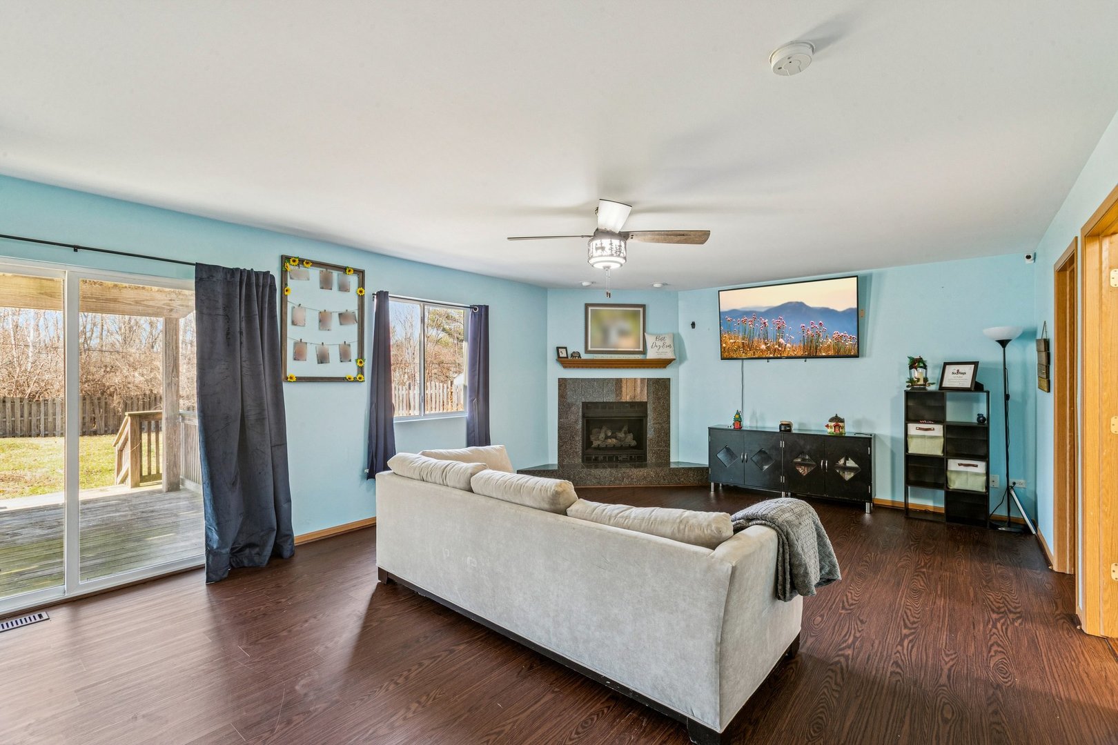 43144 N Lake Avenue, Antioch, IL 60002