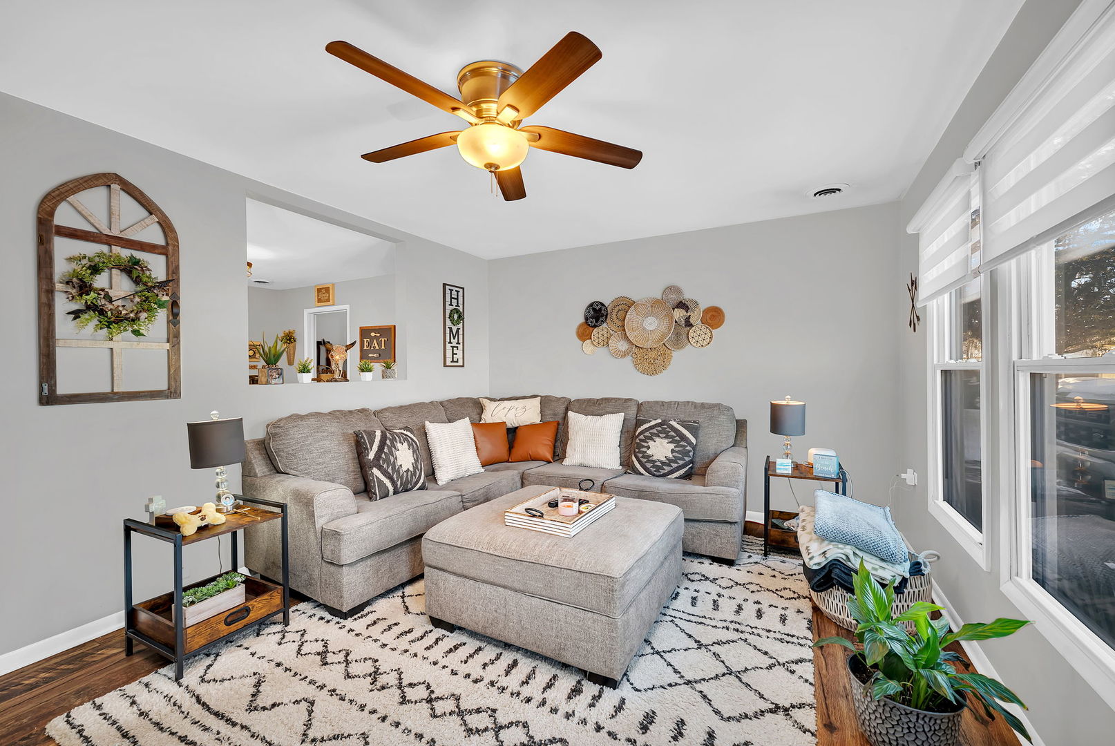 323 Fairfax Avenue, Romeoville, IL 60446