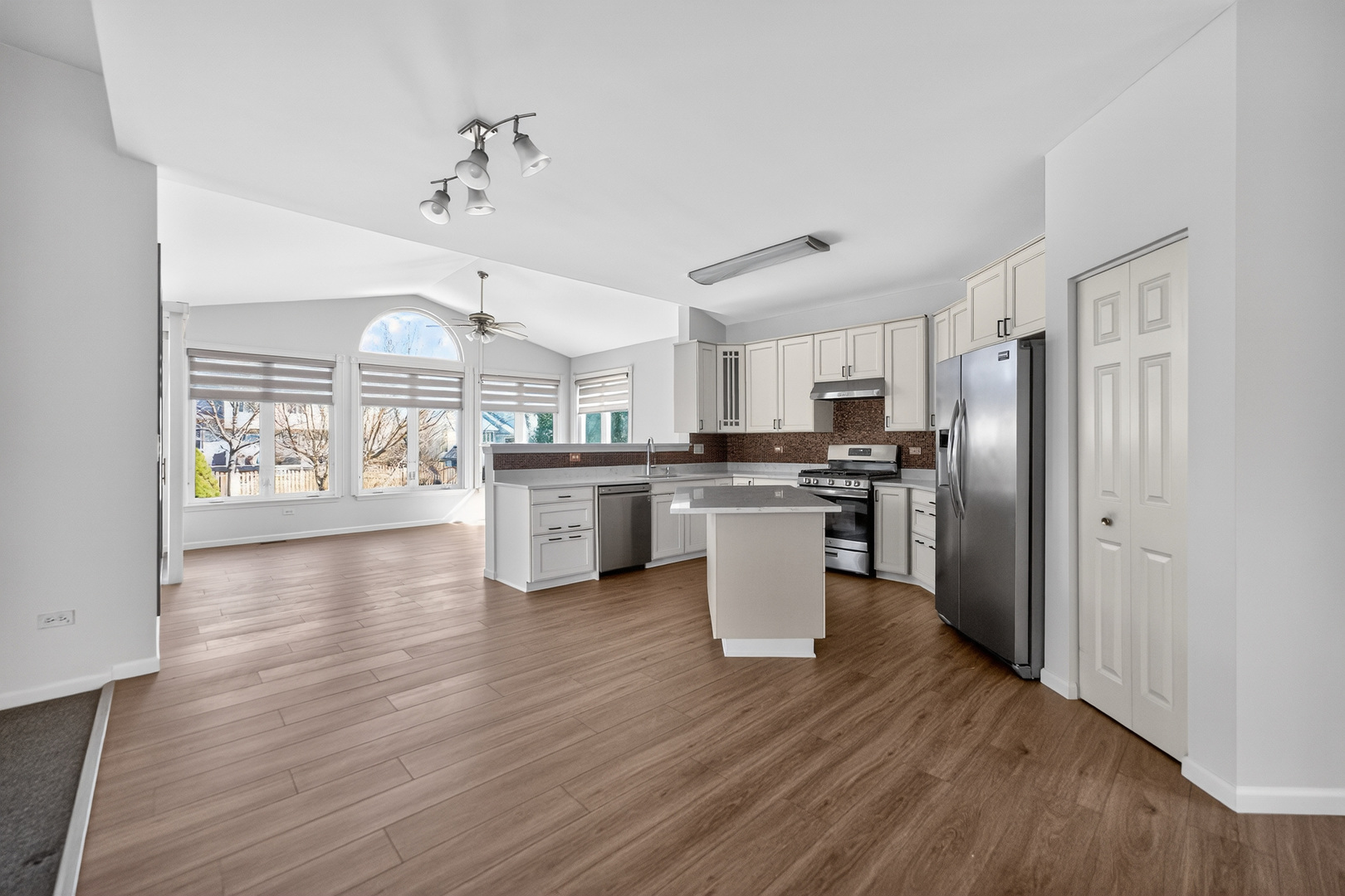 1445 SOMERFIELD Drive, Bolingbrook, IL 60490