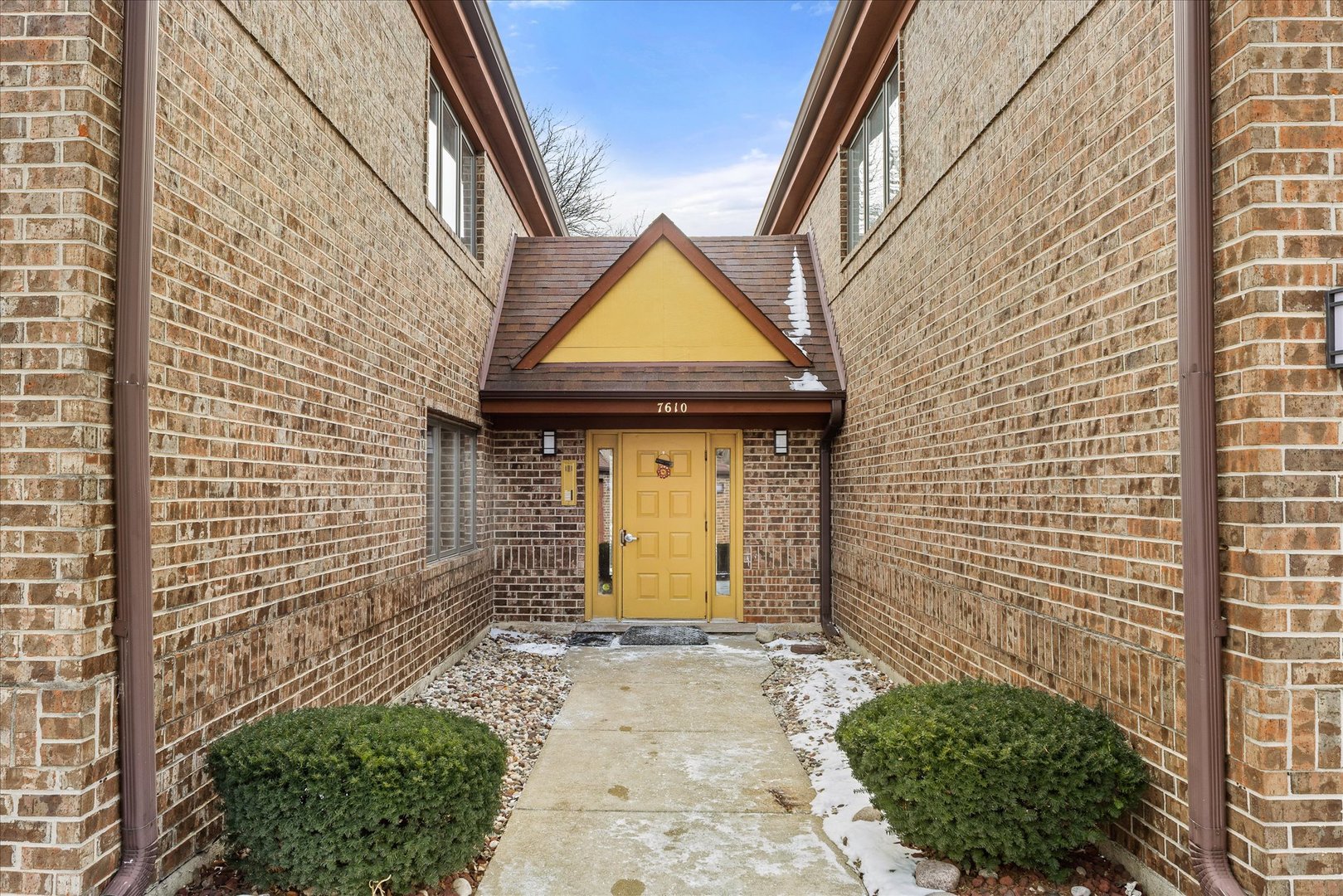 7610 W 26th Street #6, North Riverside, IL 60546