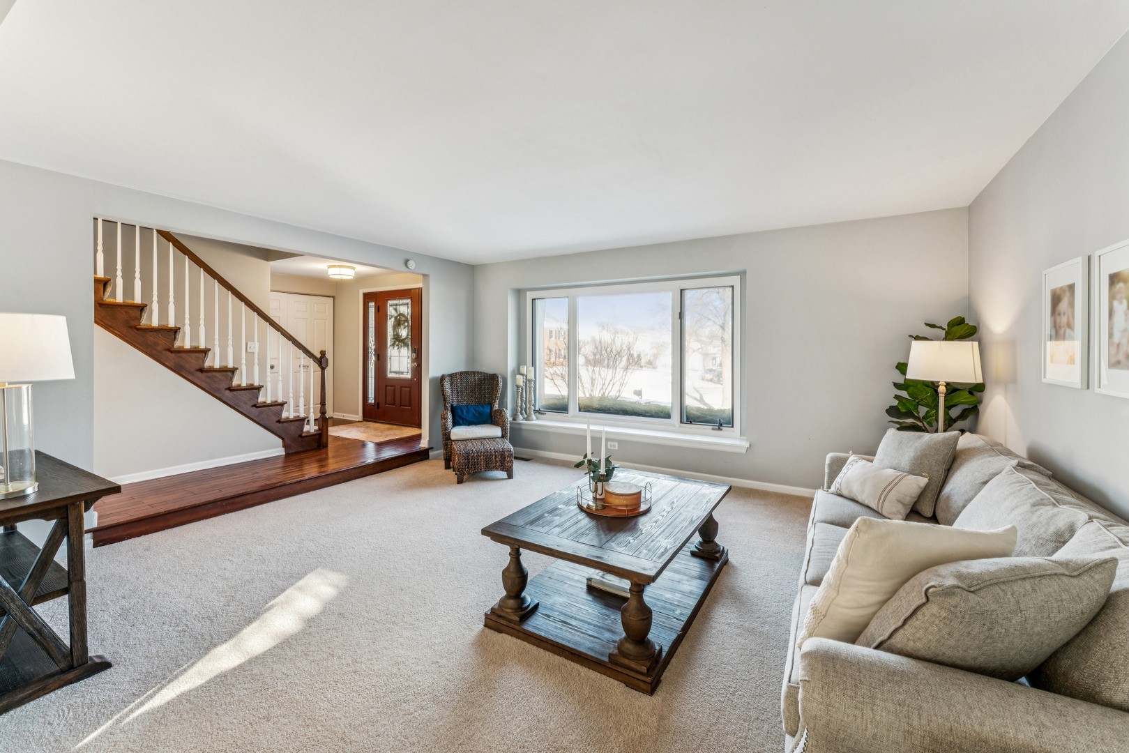 1213 Silver Pine Drive, Hoffman Estates, IL 60010