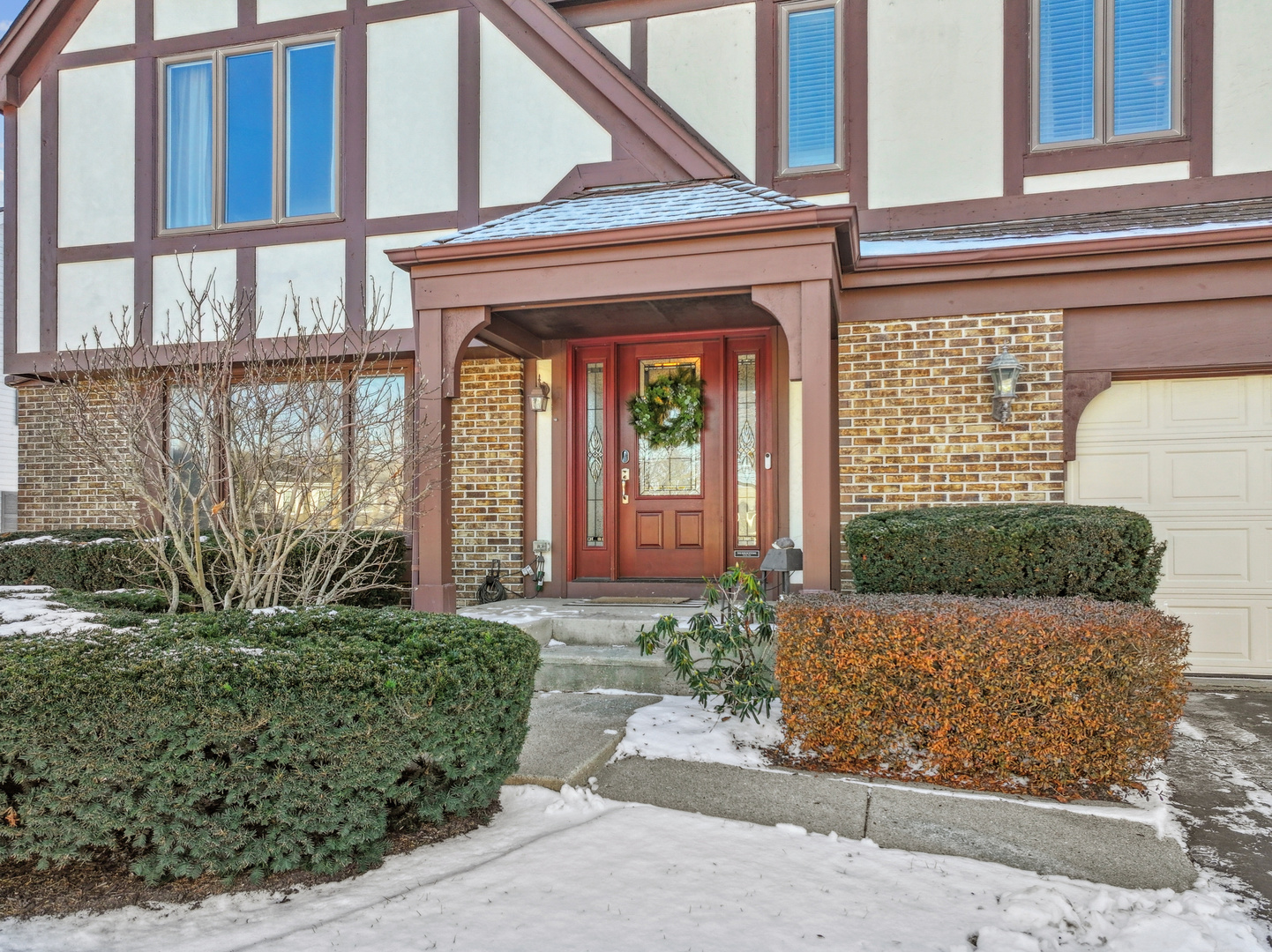 1213 Silver Pine Drive, Hoffman Estates, IL 60010