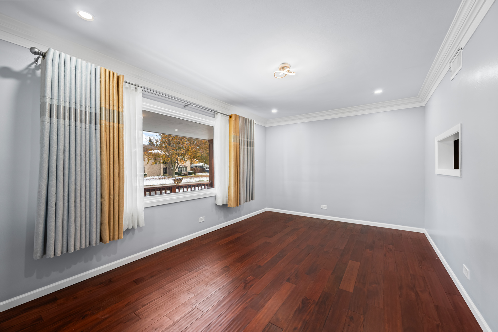 1130 N STRATFORD Road, Arlington Heights, IL 60004