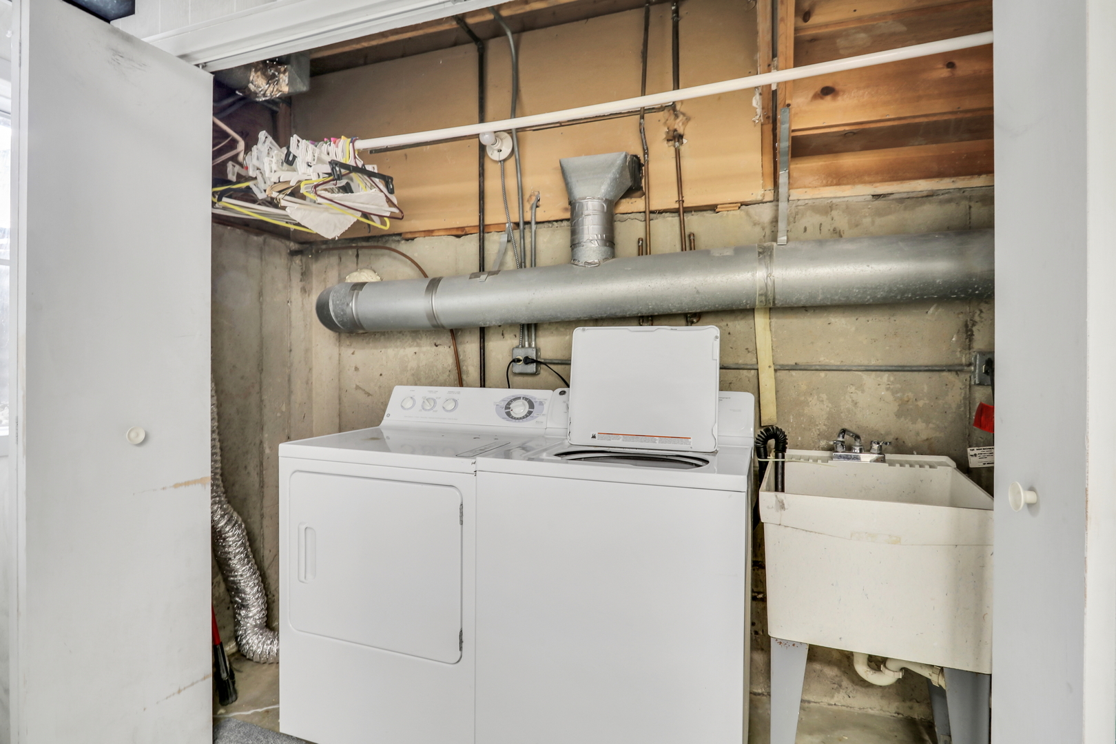 1234 Devonshire Road, Buffalo Grove, IL 60089