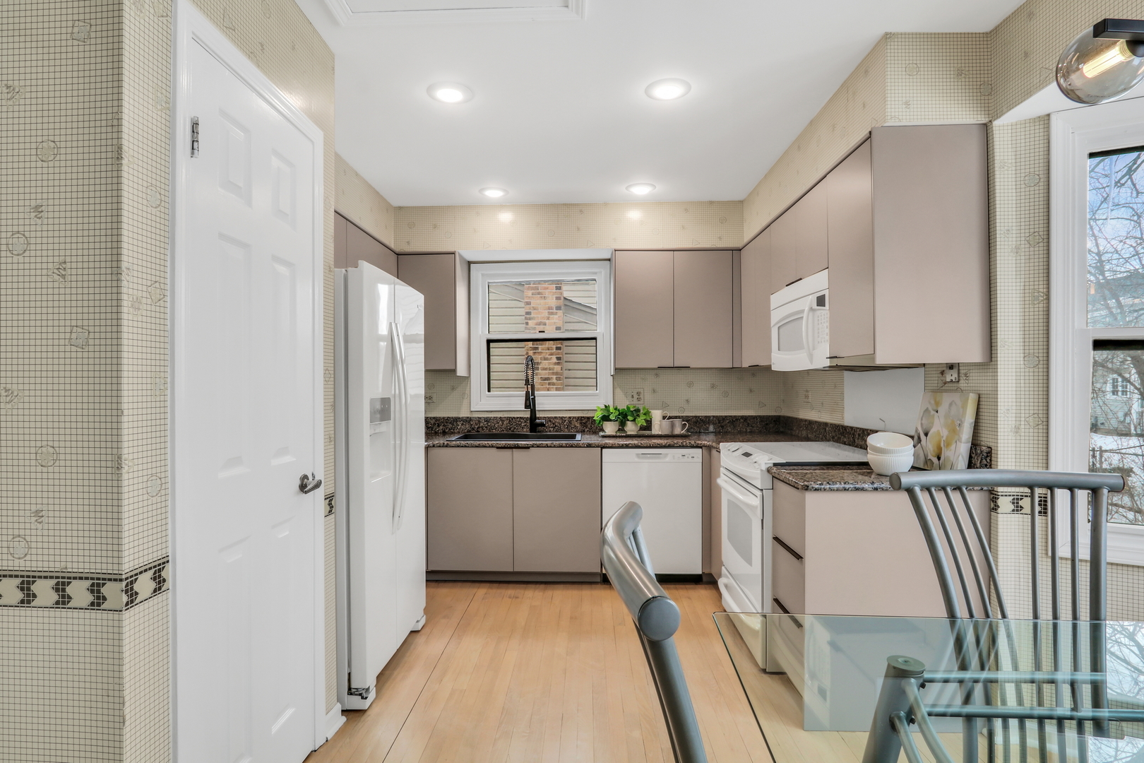 1234 Devonshire Road, Buffalo Grove, IL 60089