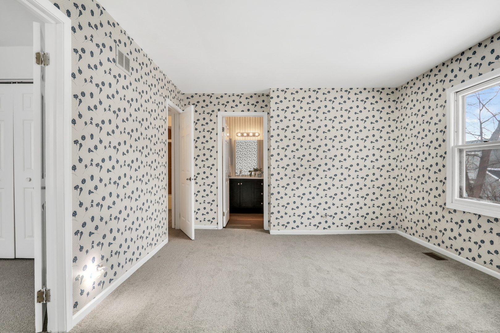 1234 Devonshire Road, Buffalo Grove, IL 60089