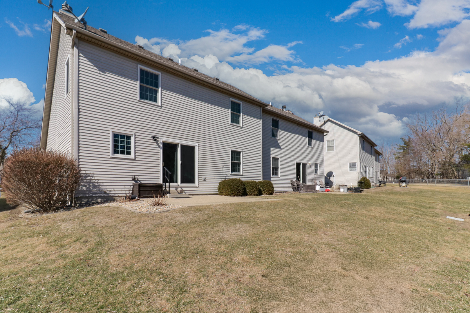 20 Crystal Court, Bloomington, IL 61704