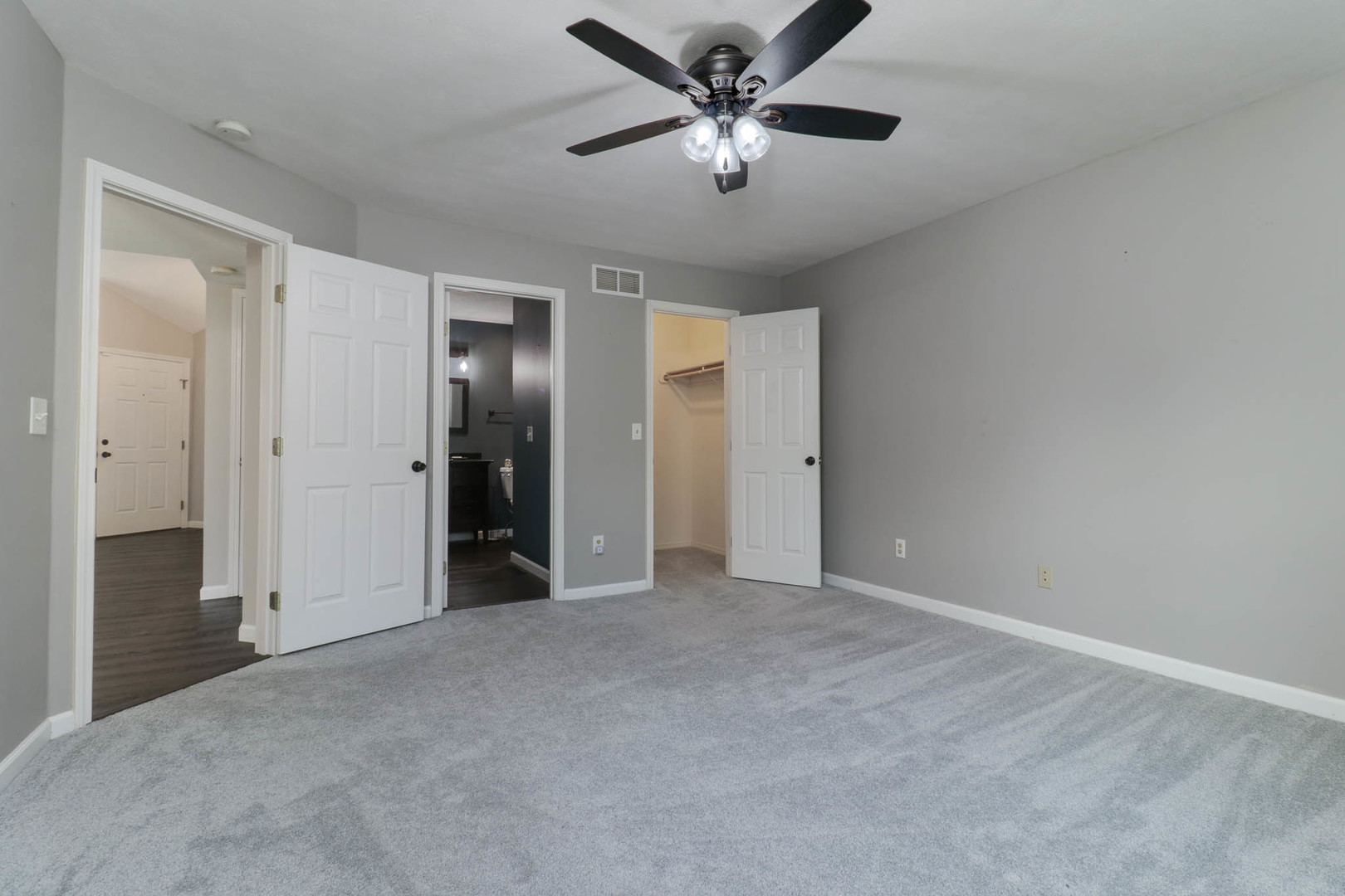 20 Crystal Court, Bloomington, IL 61704