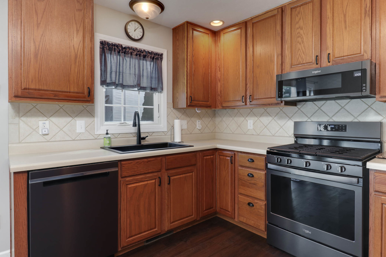 20 Crystal Court, Bloomington, IL 61704