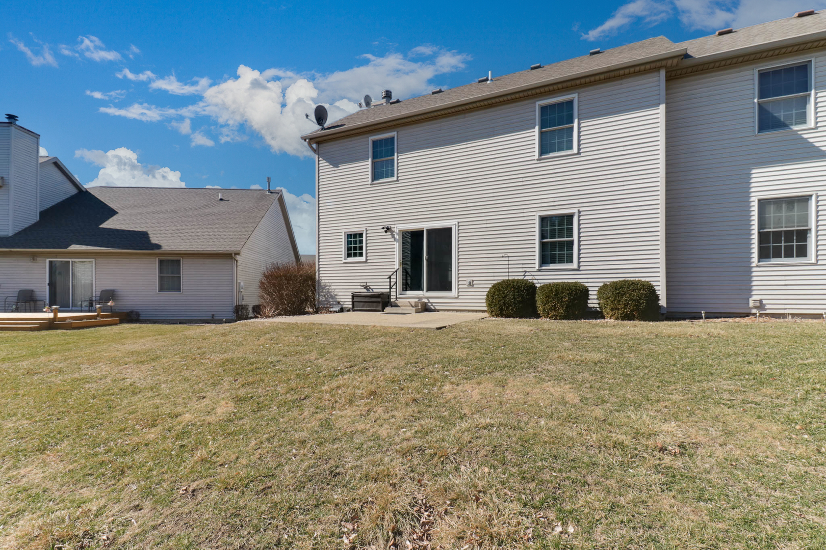 20 Crystal Court, Bloomington, IL 61704