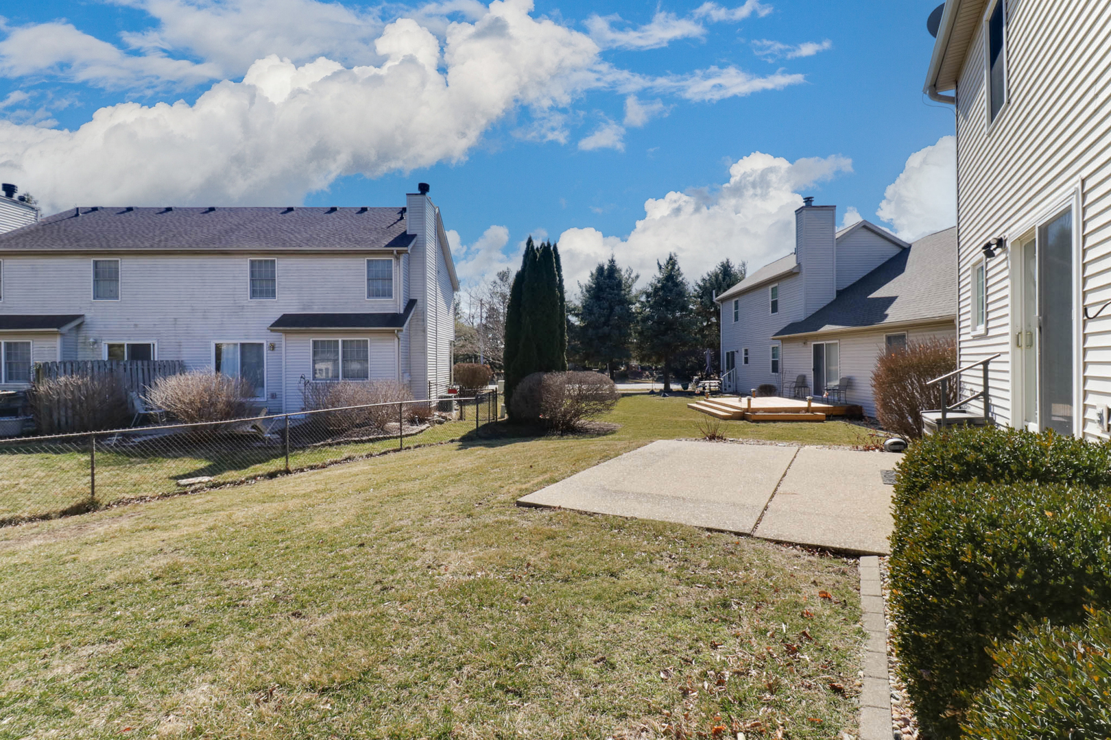 20 Crystal Court, Bloomington, IL 61704