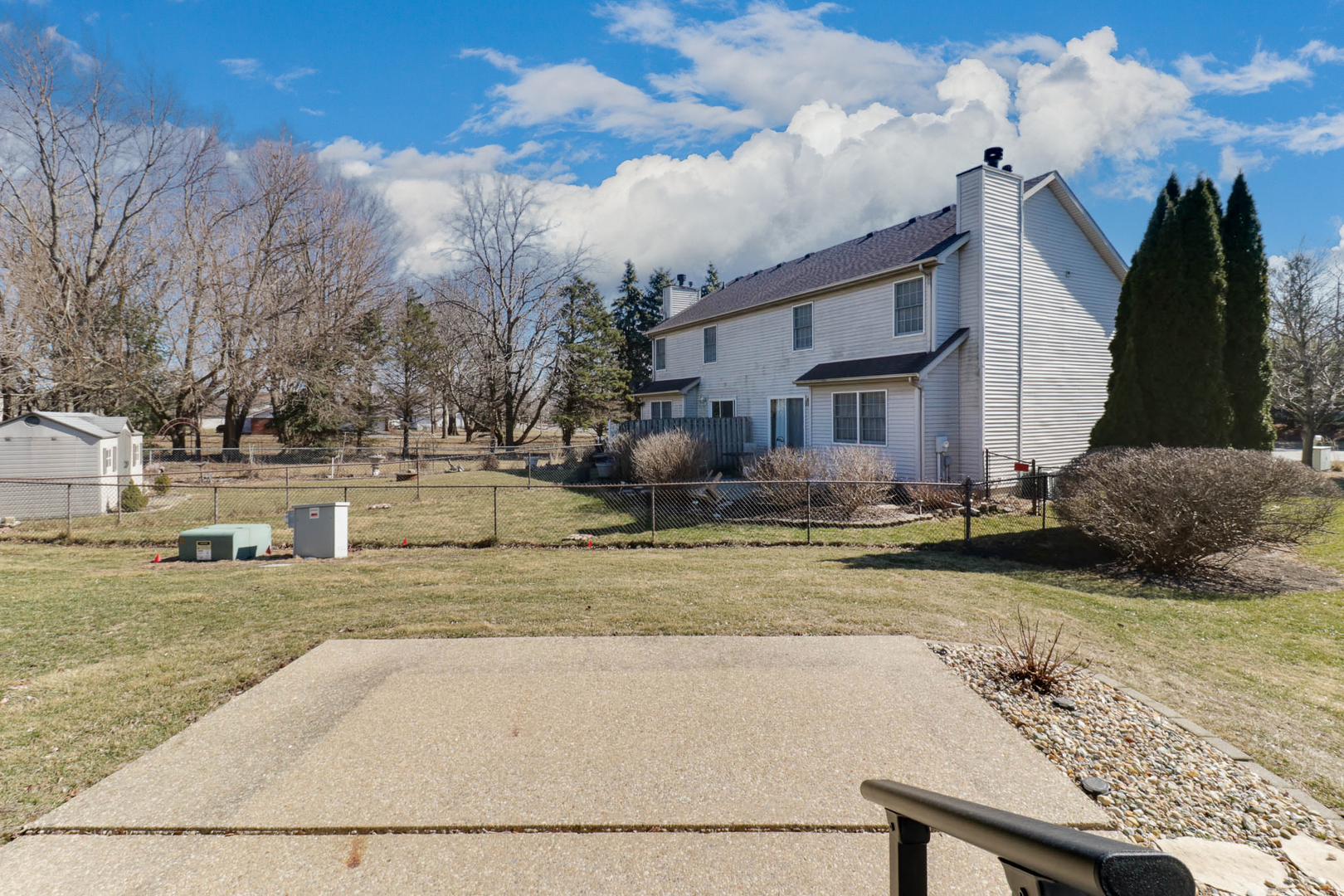 20 Crystal Court, Bloomington, IL 61704