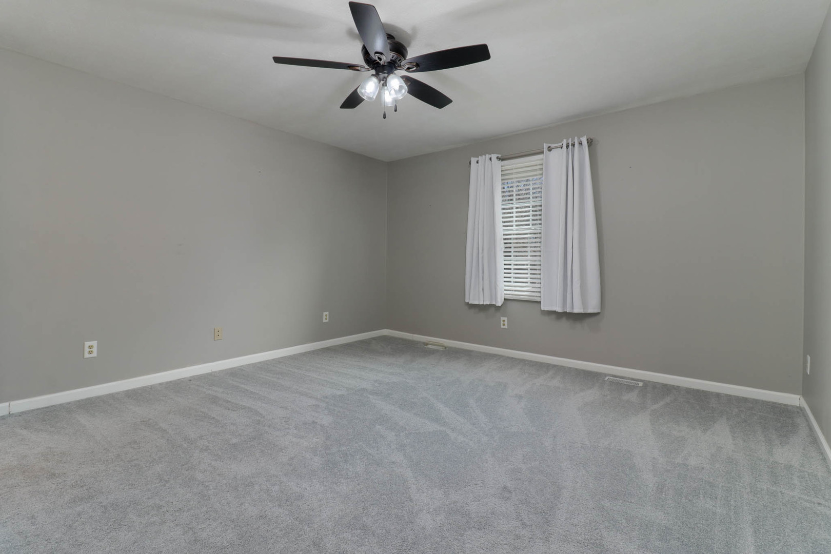 20 Crystal Court, Bloomington, IL 61704