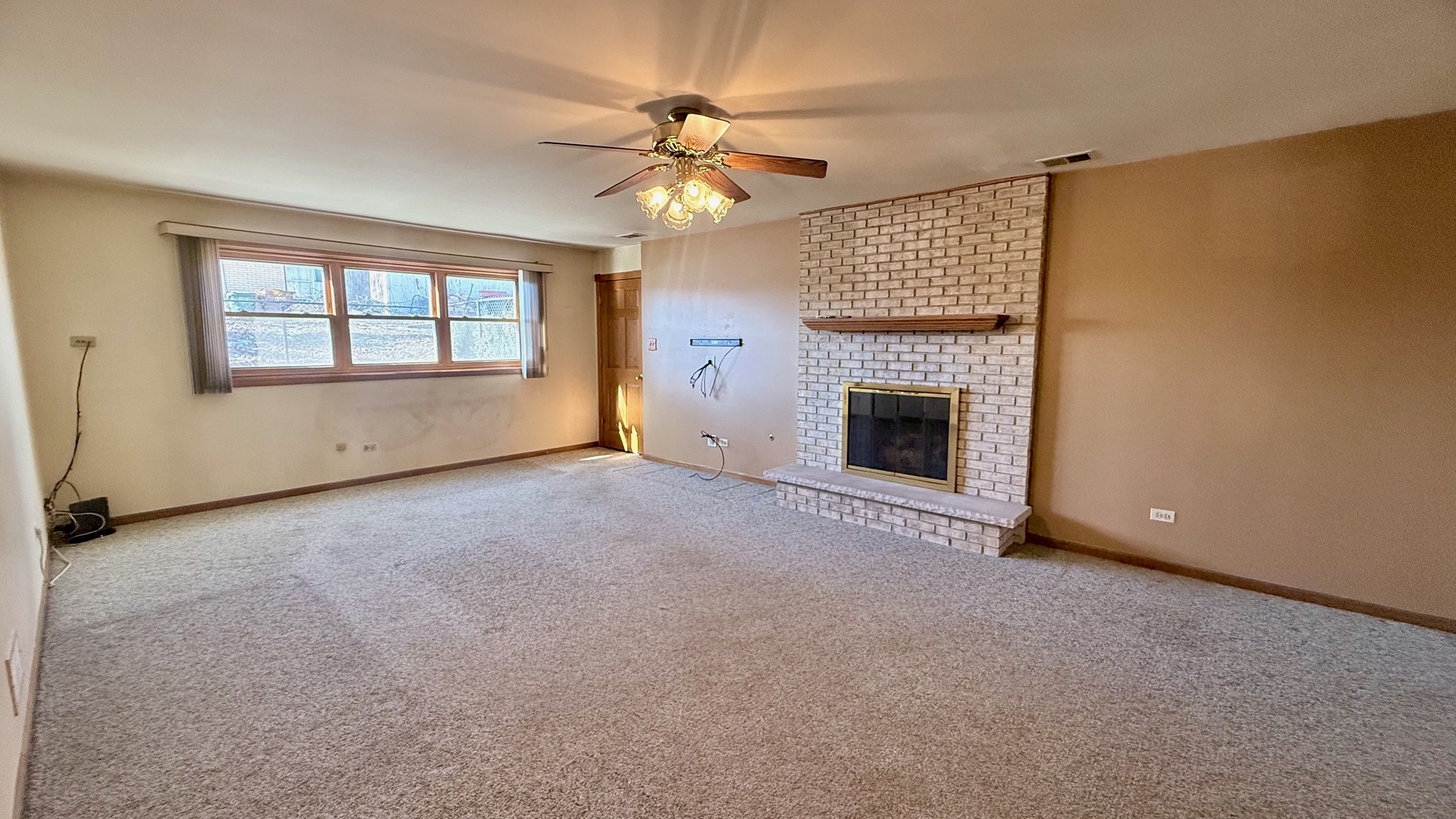 7745 Woodstock Drive, Tinley Park, IL 60477