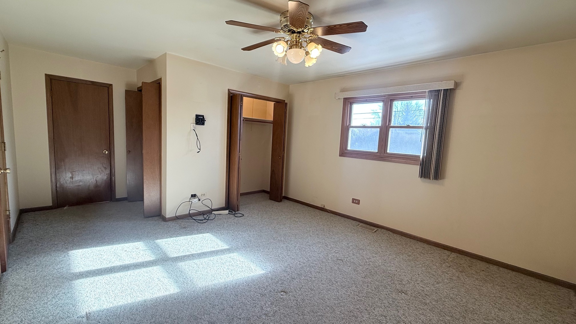 7745 Woodstock Drive, Tinley Park, IL 60477