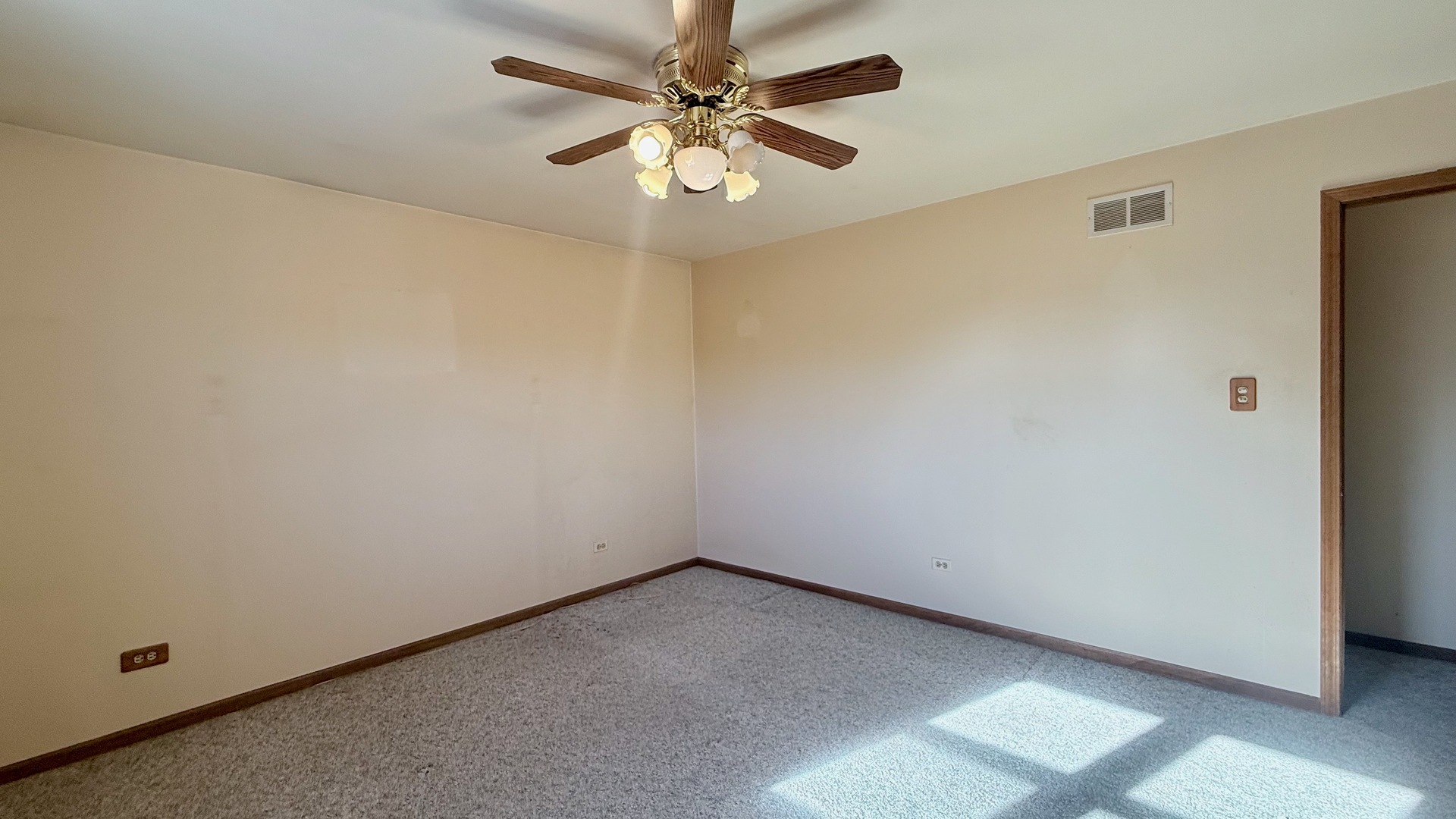 7745 Woodstock Drive, Tinley Park, IL 60477