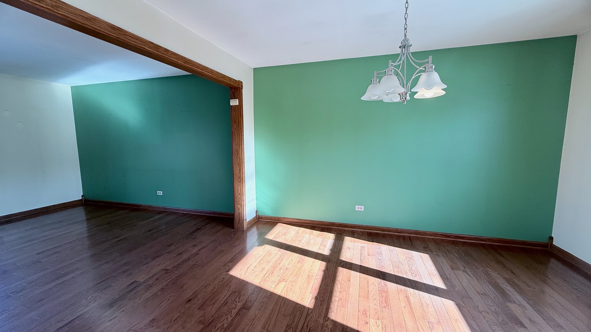 7745 Woodstock Drive, Tinley Park, IL 60477