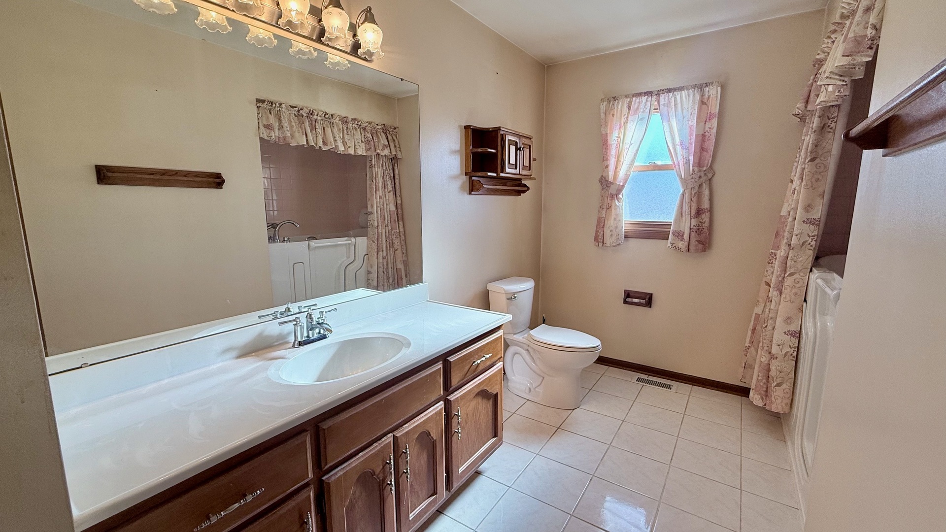 7745 Woodstock Drive, Tinley Park, IL 60477