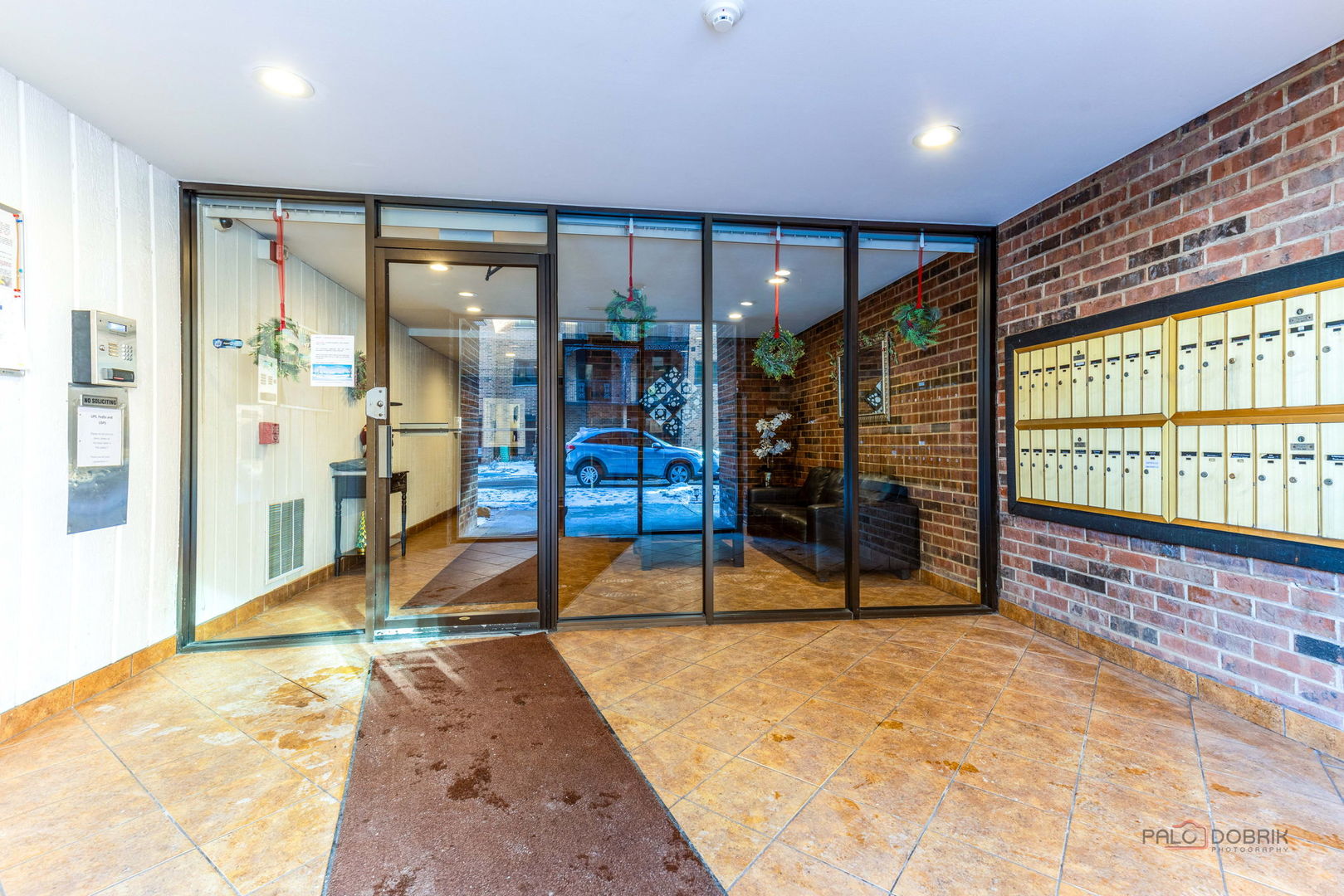 9395 Landings Lane #405, Des Plaines, IL 60016