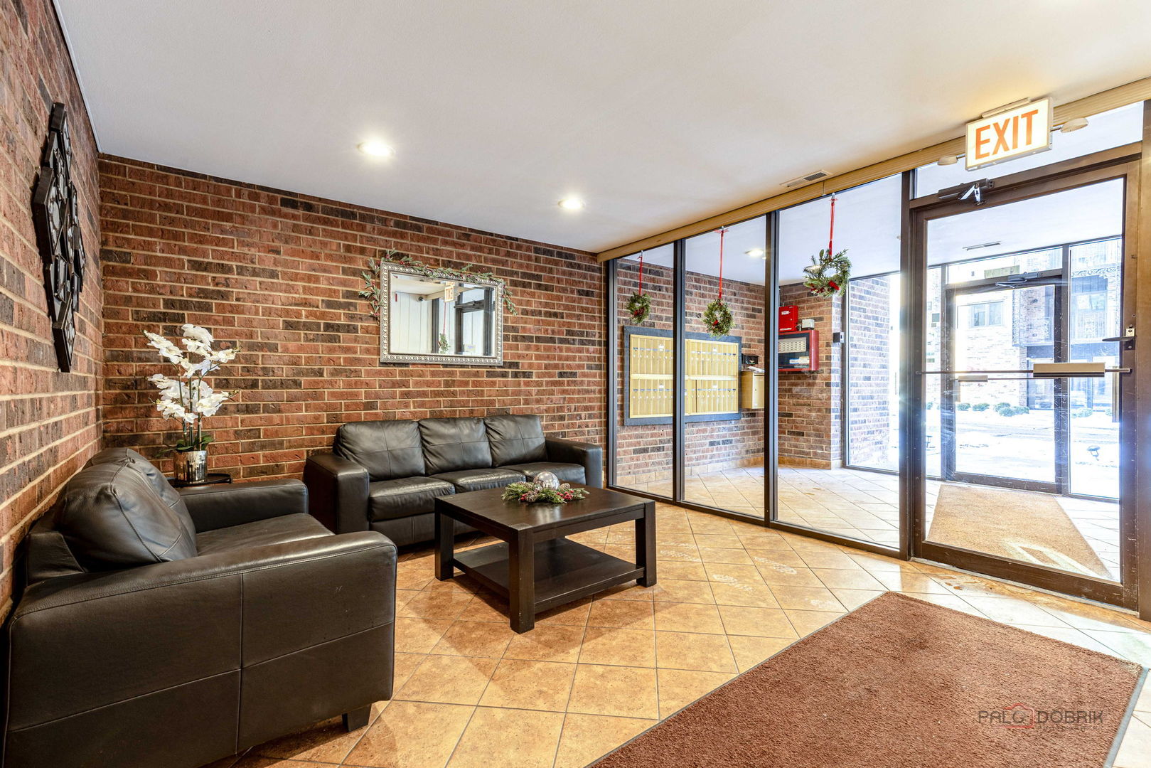 9395 Landings Lane #405, Des Plaines, IL 60016