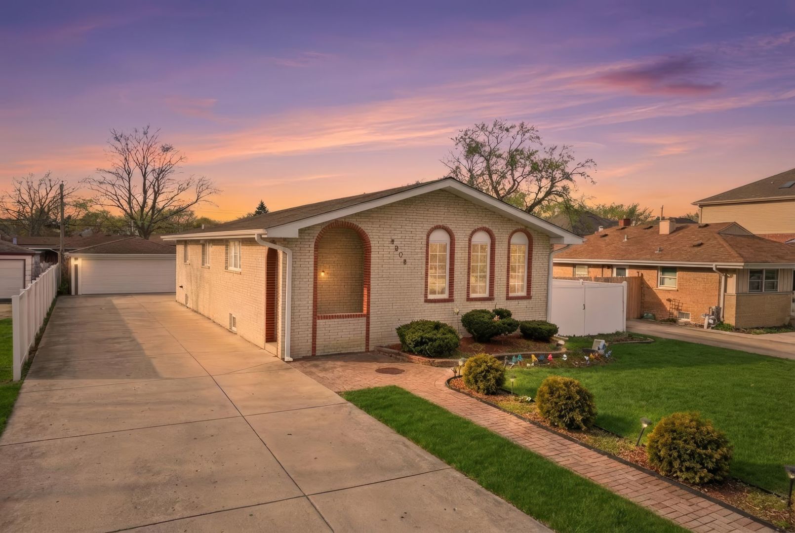 8808 Meade Avenue, Oak Lawn, IL 60453