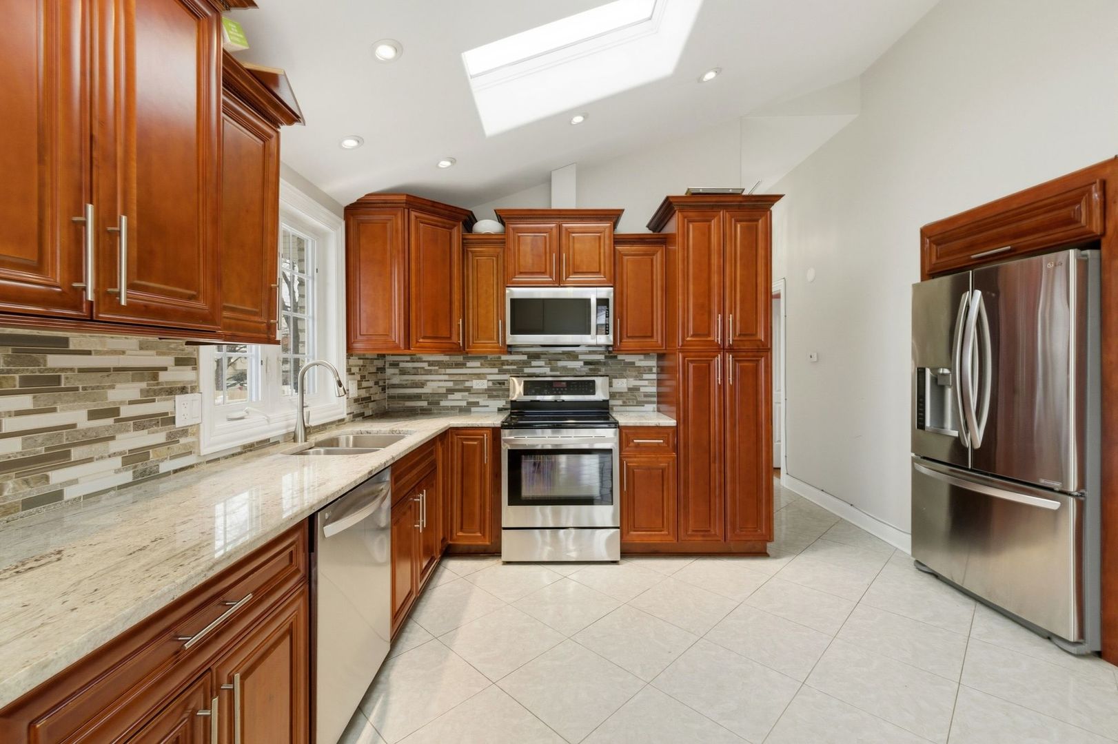 8808 Meade Avenue, Oak Lawn, IL 60453