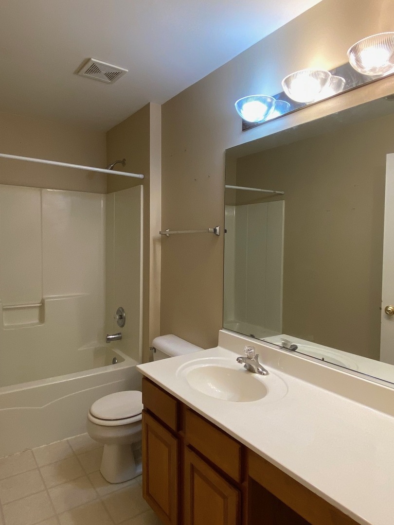 364 GRAPE VINE Trail, Oswego, IL 60543