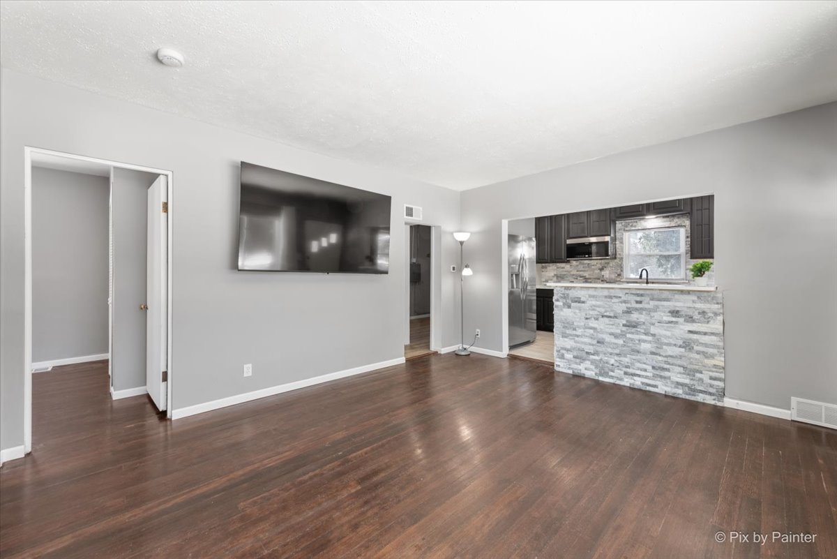 2629 N McAree Road, Waukegan, IL 60087