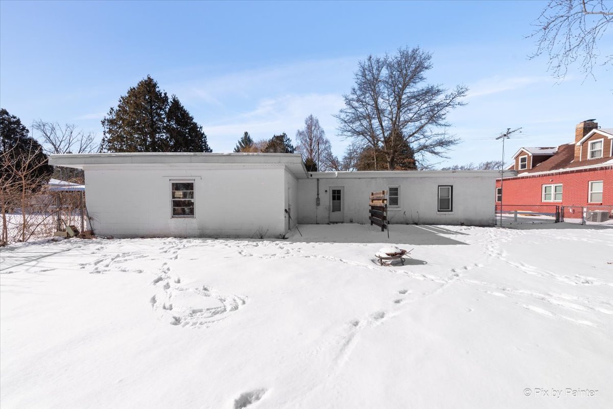 2629 N McAree Road, Waukegan, IL 60087