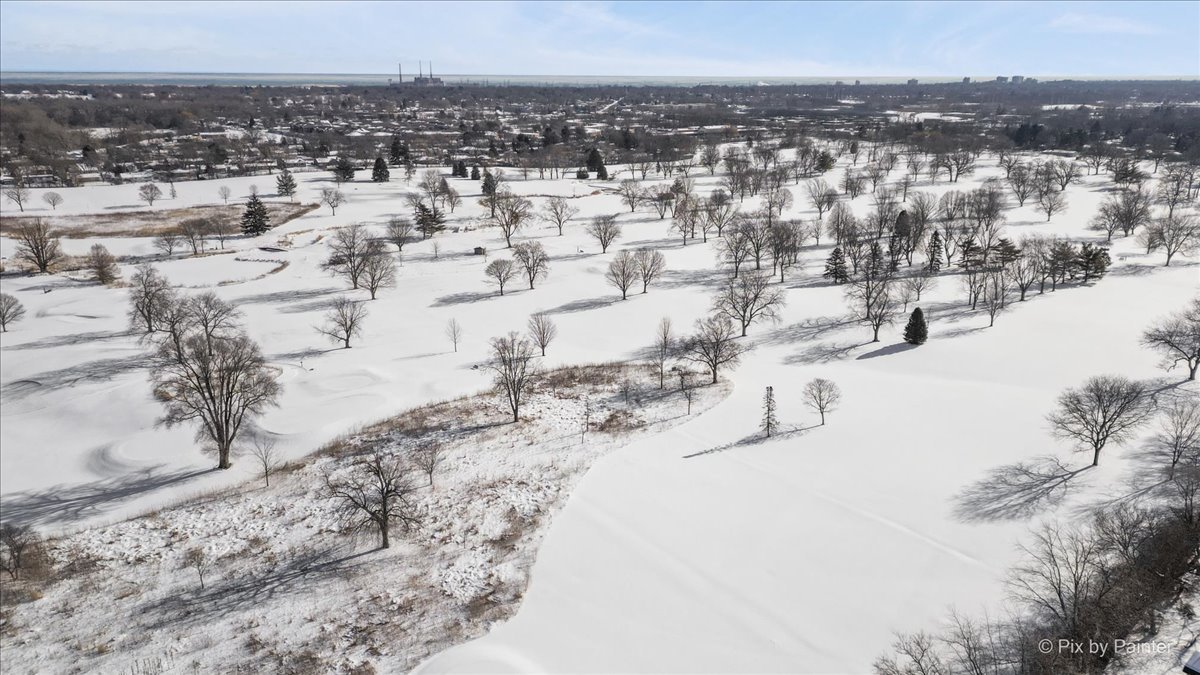 2629 N McAree Road, Waukegan, IL 60087