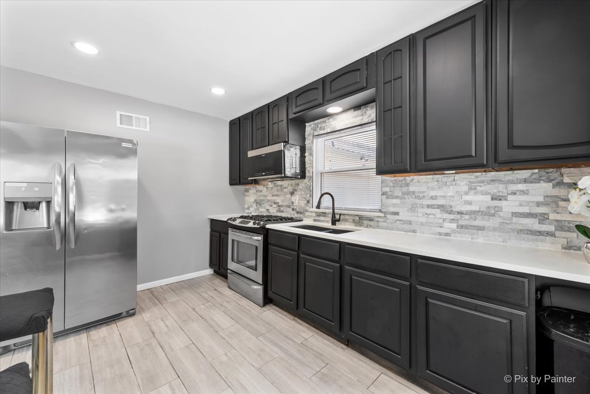 2629 N McAree Road, Waukegan, IL 60087