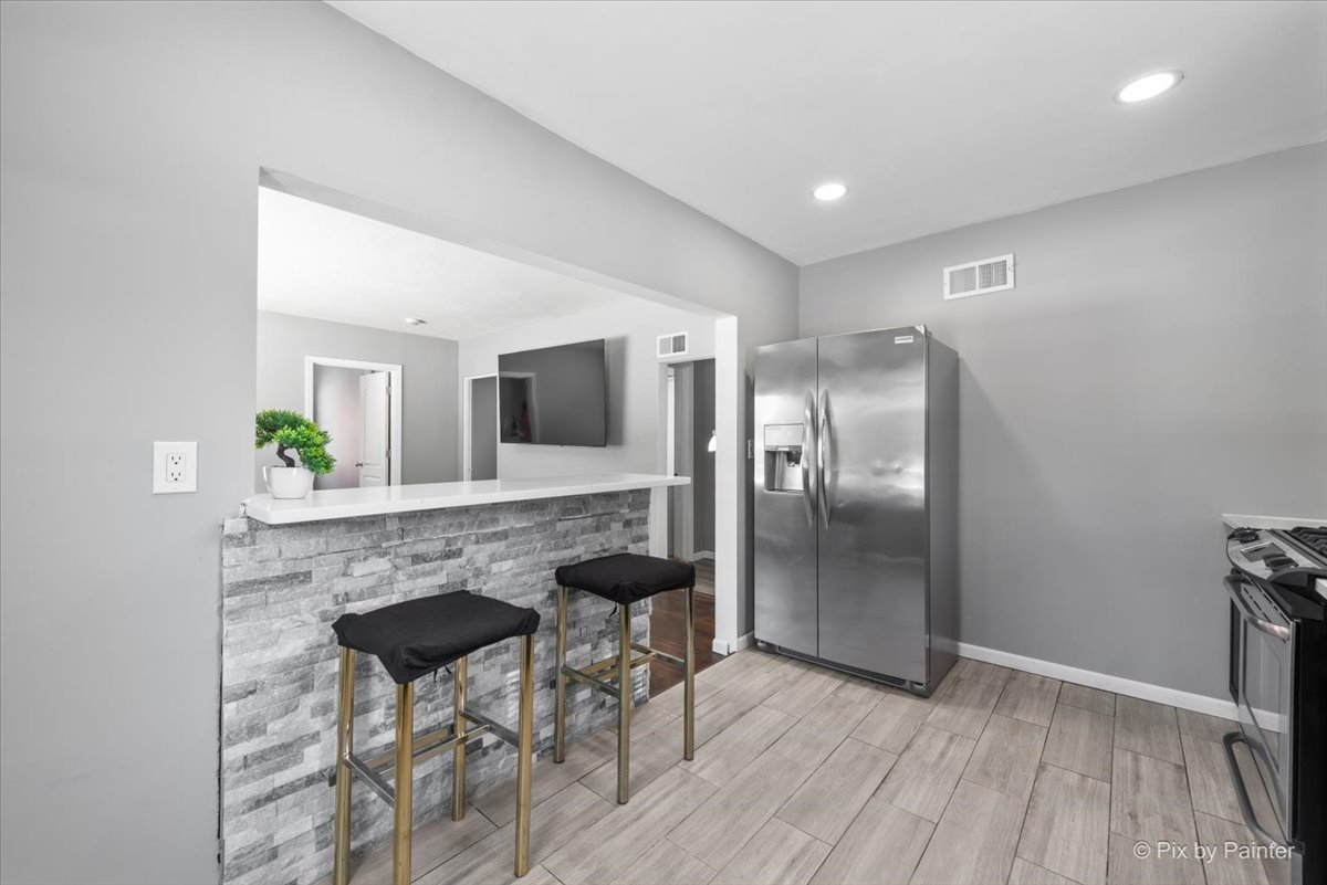 2629 N McAree Road, Waukegan, IL 60087