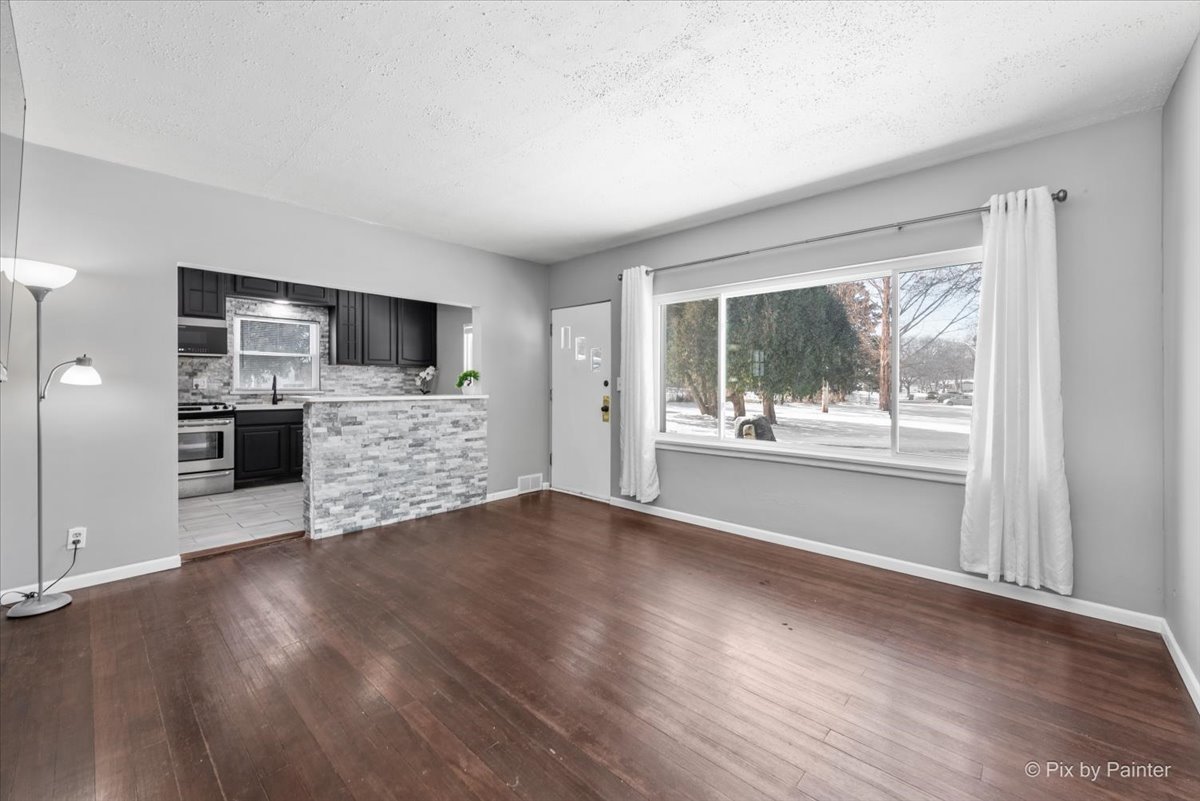 2629 N McAree Road, Waukegan, IL 60087