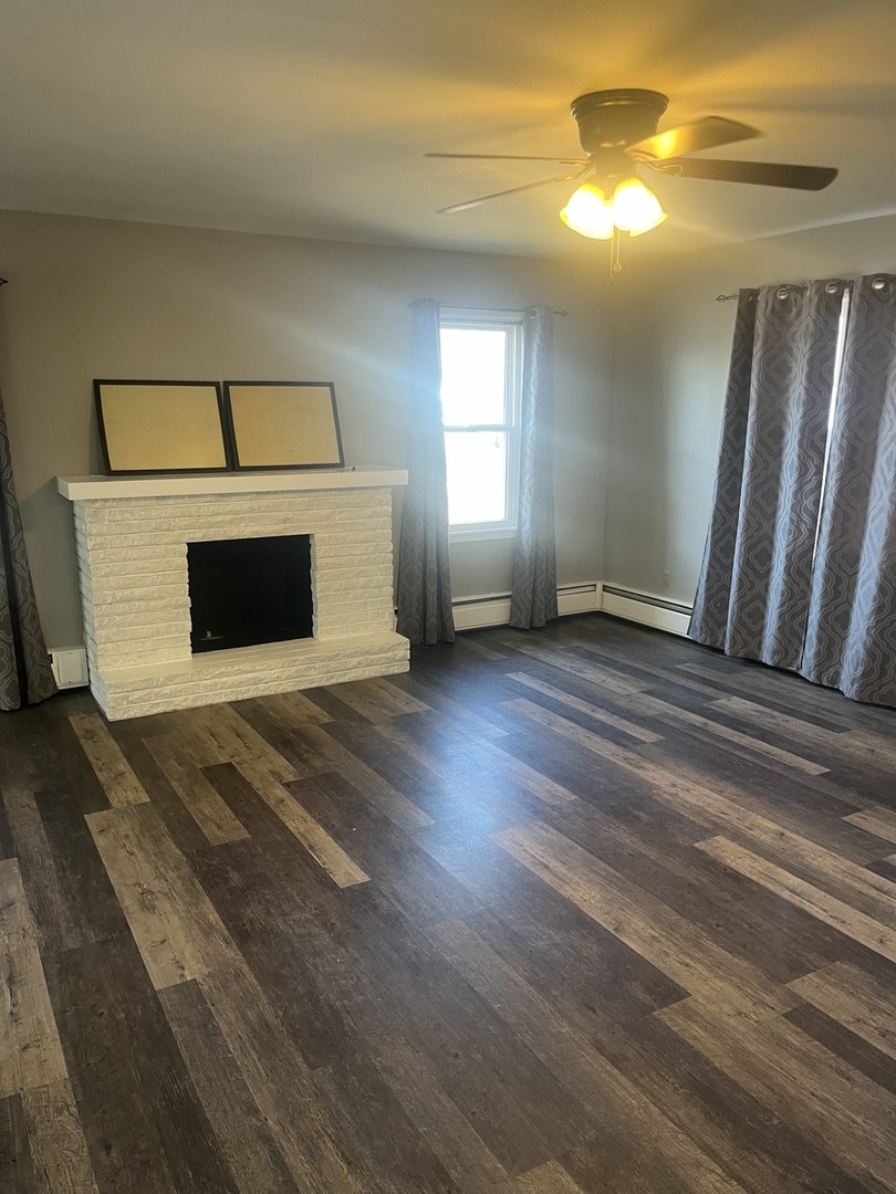 125 W Exchange Street, Danvers, IL 61732