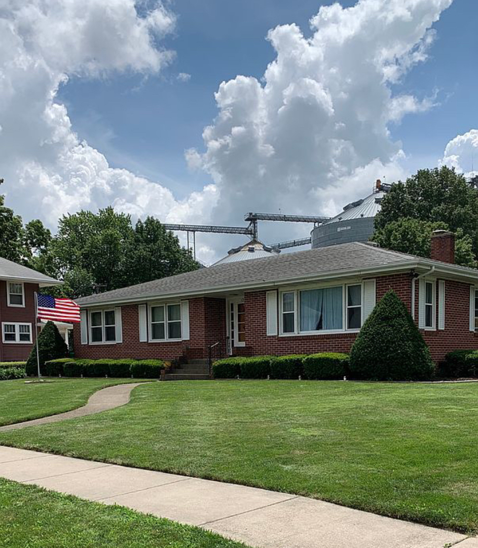 125 W Exchange Street, Danvers, IL 61732