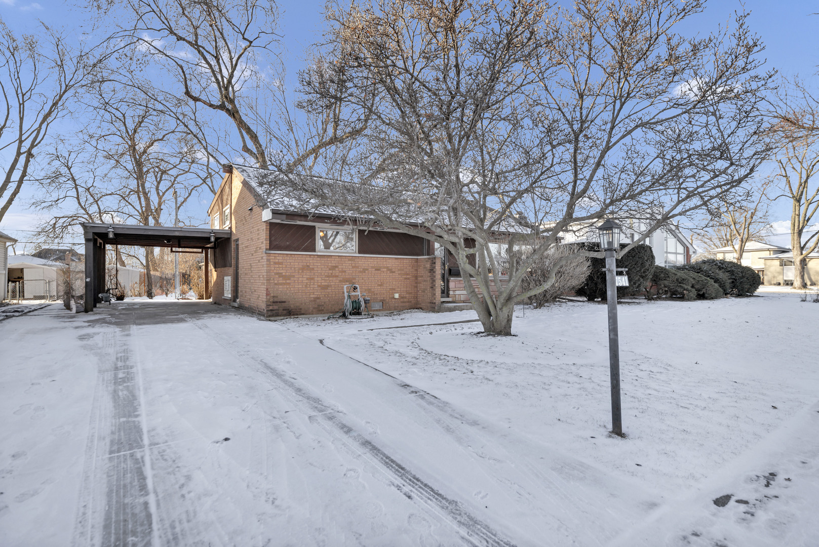 7541 Lyons Street, Morton Grove, IL 60053